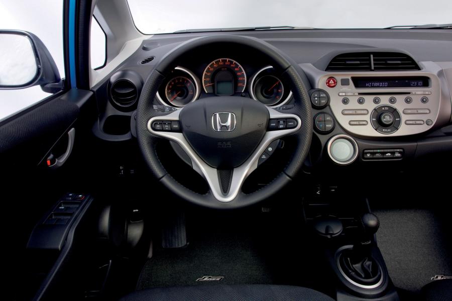  Honda Jazz 2008 года  (фото 24 из 100)